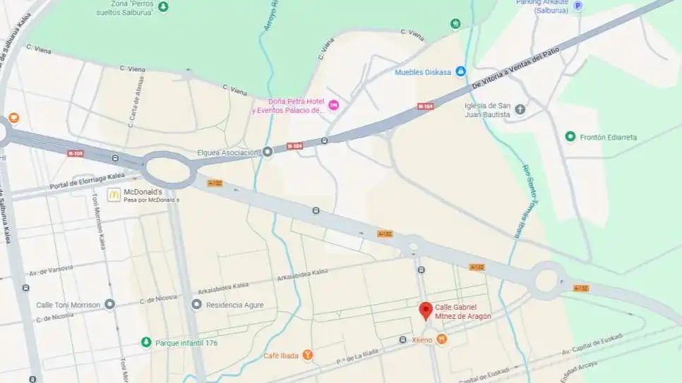 Vista exterior de Garatge en venda en Vitoria - Gasteiz