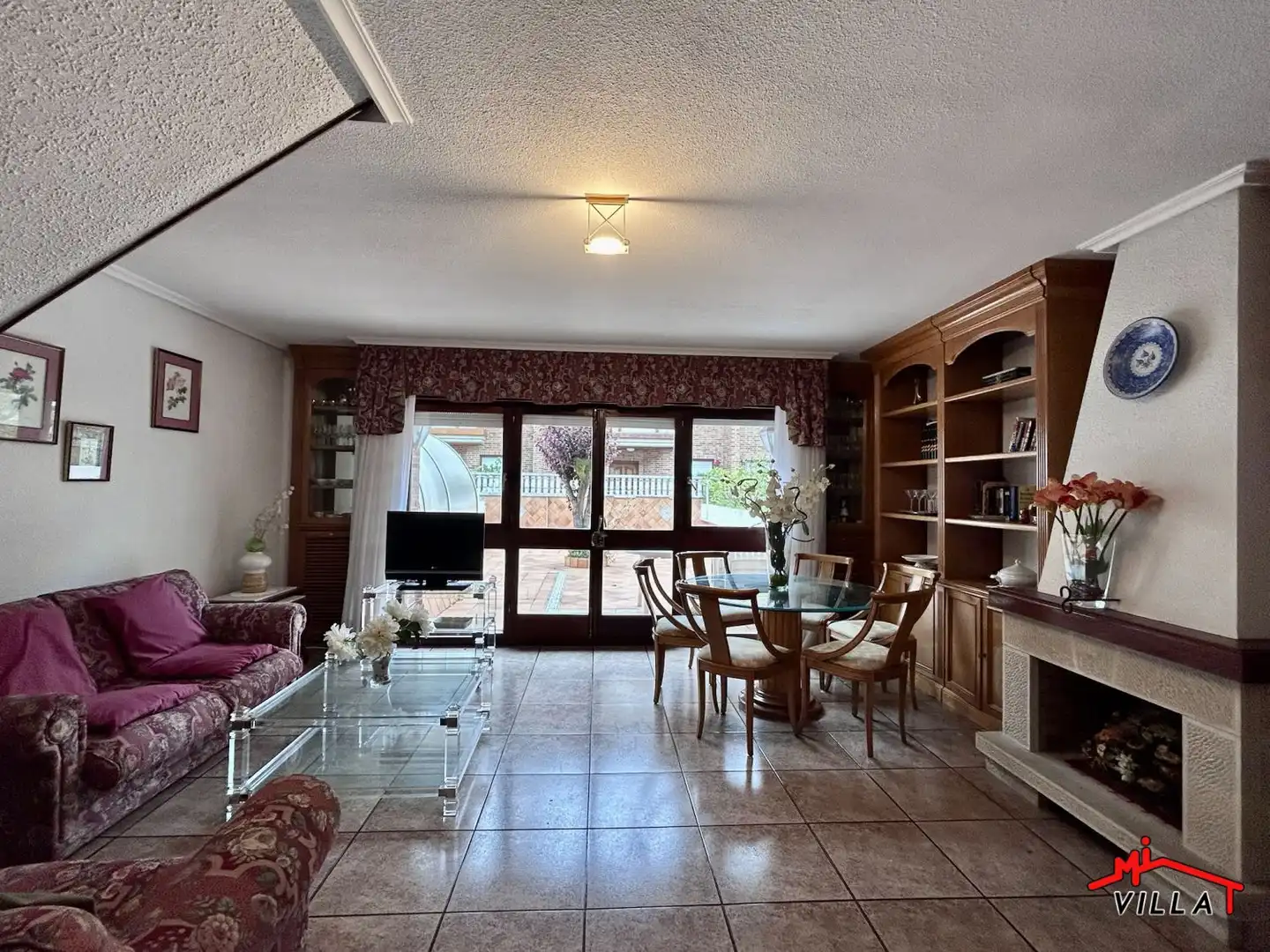 Sala de estar de Casa adosada en venta en Laredo con Calefacción