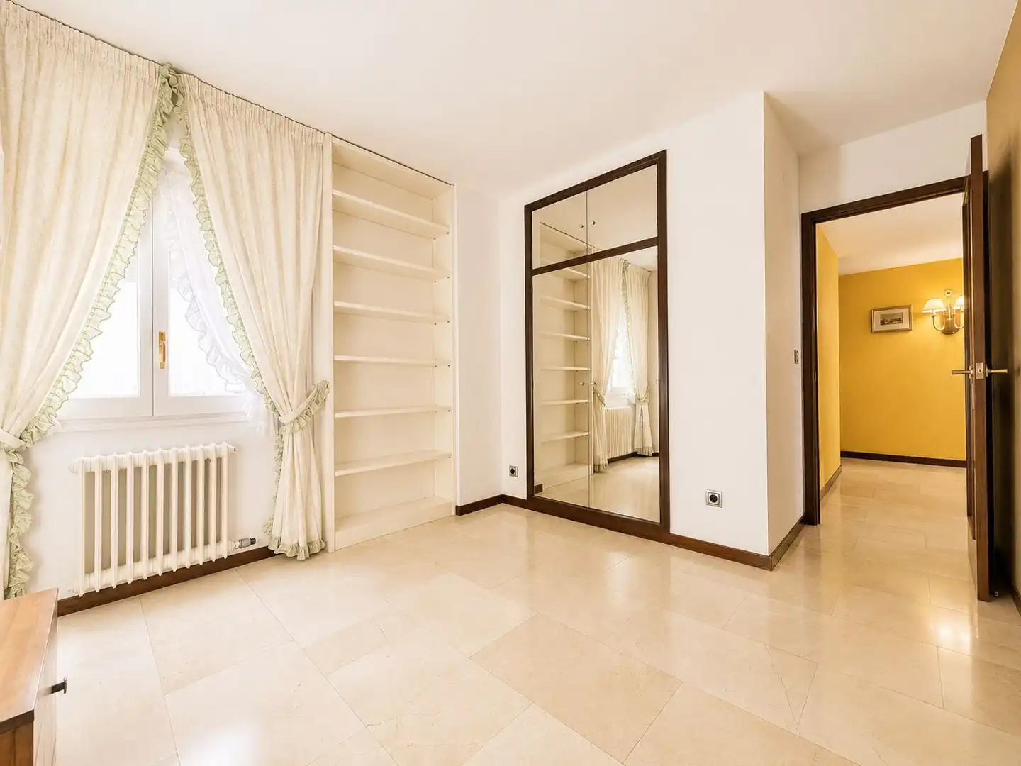 Bedroom of Flat for sale in Figueres  with Air Conditioner, Heating and Terrace
