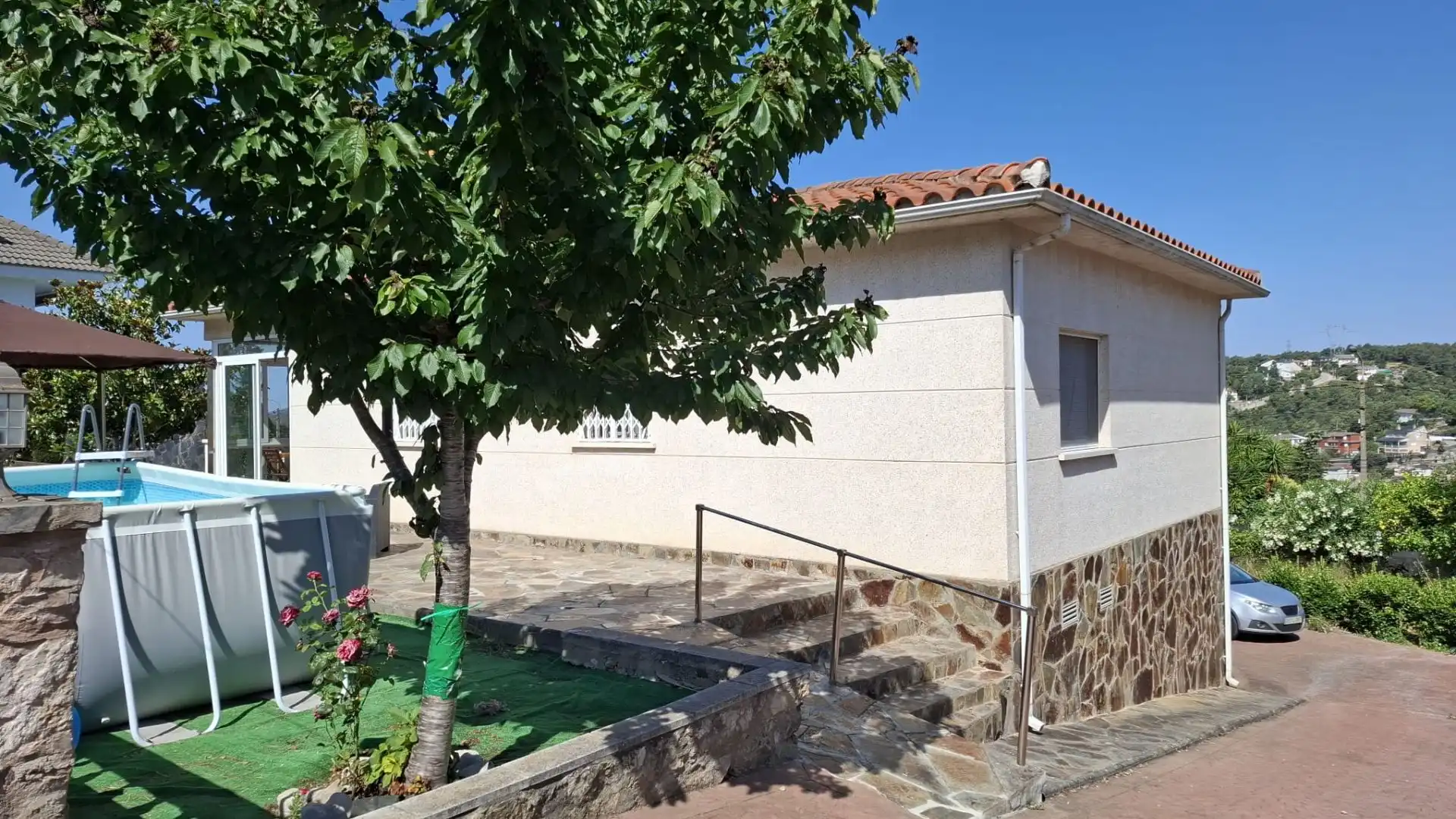 Vista exterior de Casa o chalet en venta en Vallirana con Aire acondicionado, Calefacción y Terraza