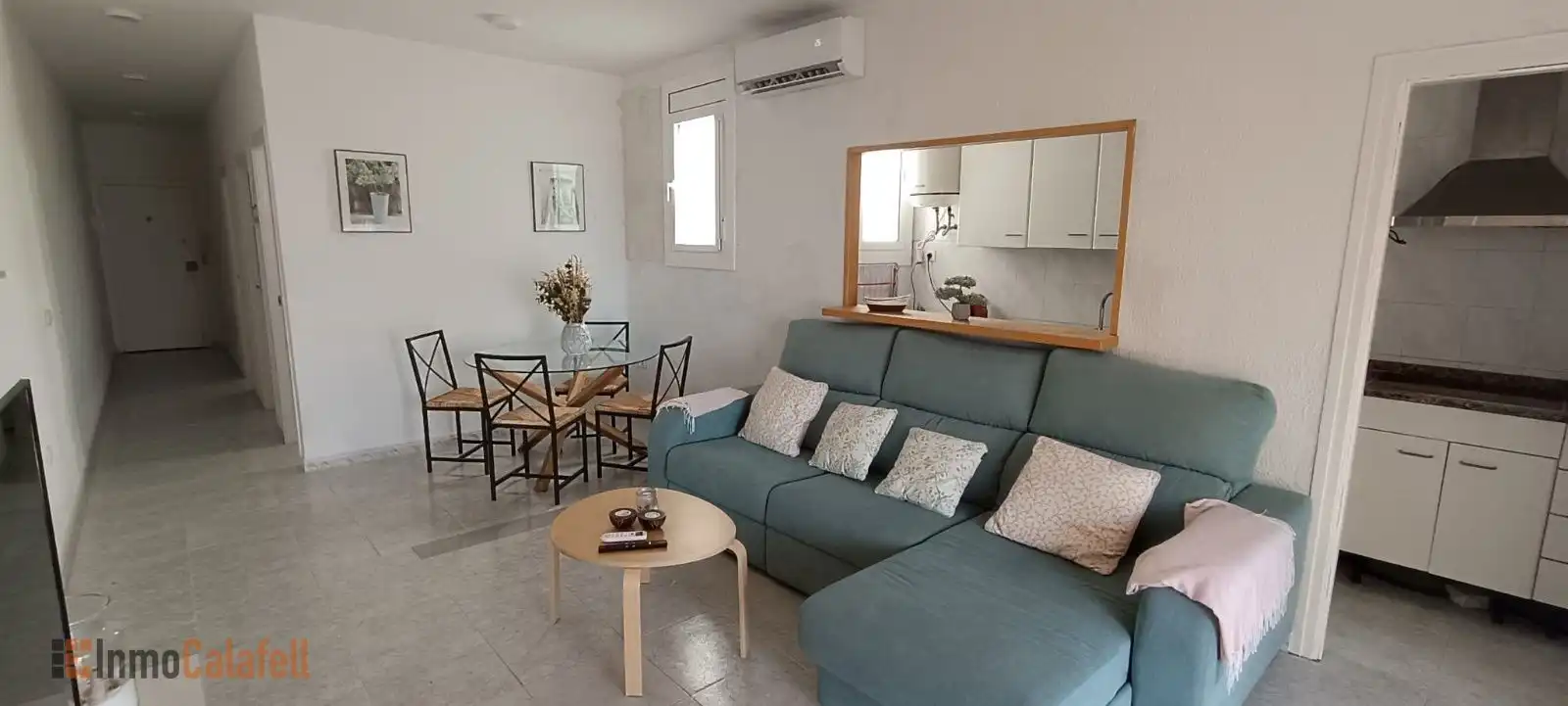 Wohnzimmer von Dachboden zum Verkauf in Calafell mit Klimaanlage, Heizung und Terrasse