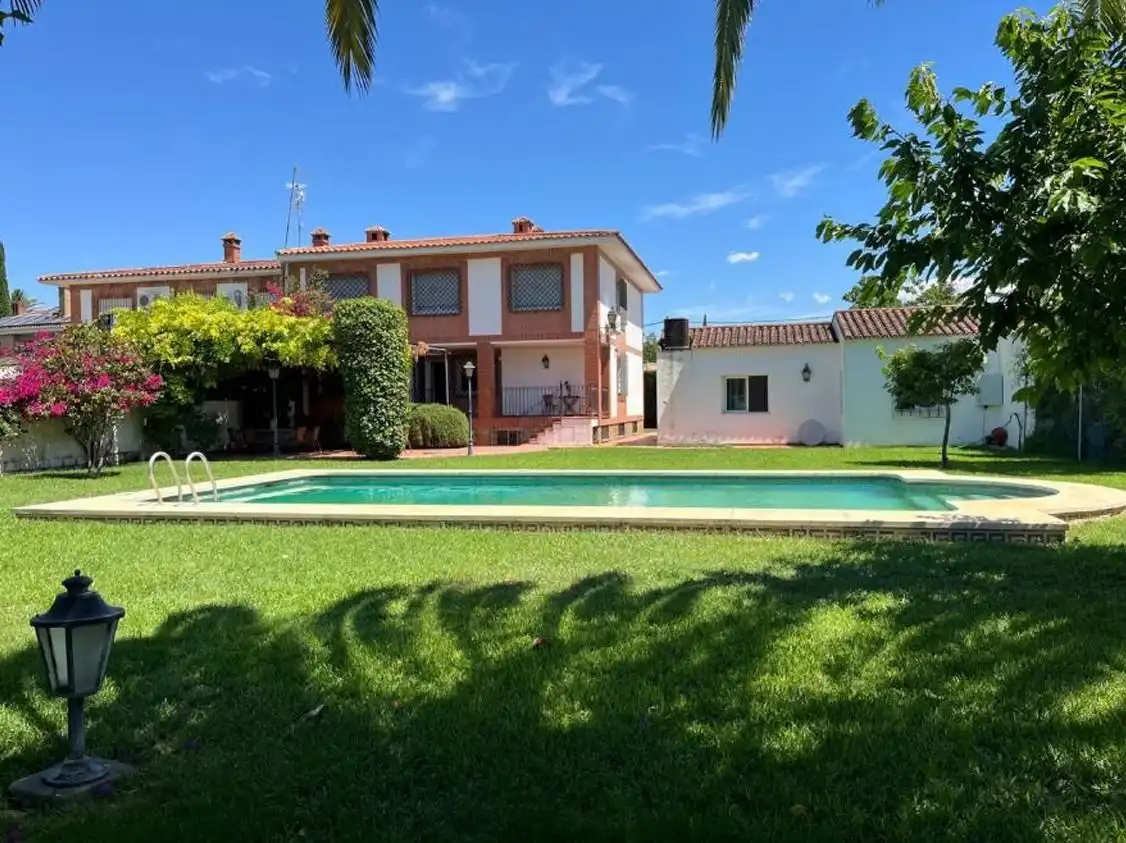 Jardí de Casa o xalet en venda en Córdoba amb Aire condicionat, Jardí privat i Terrassa