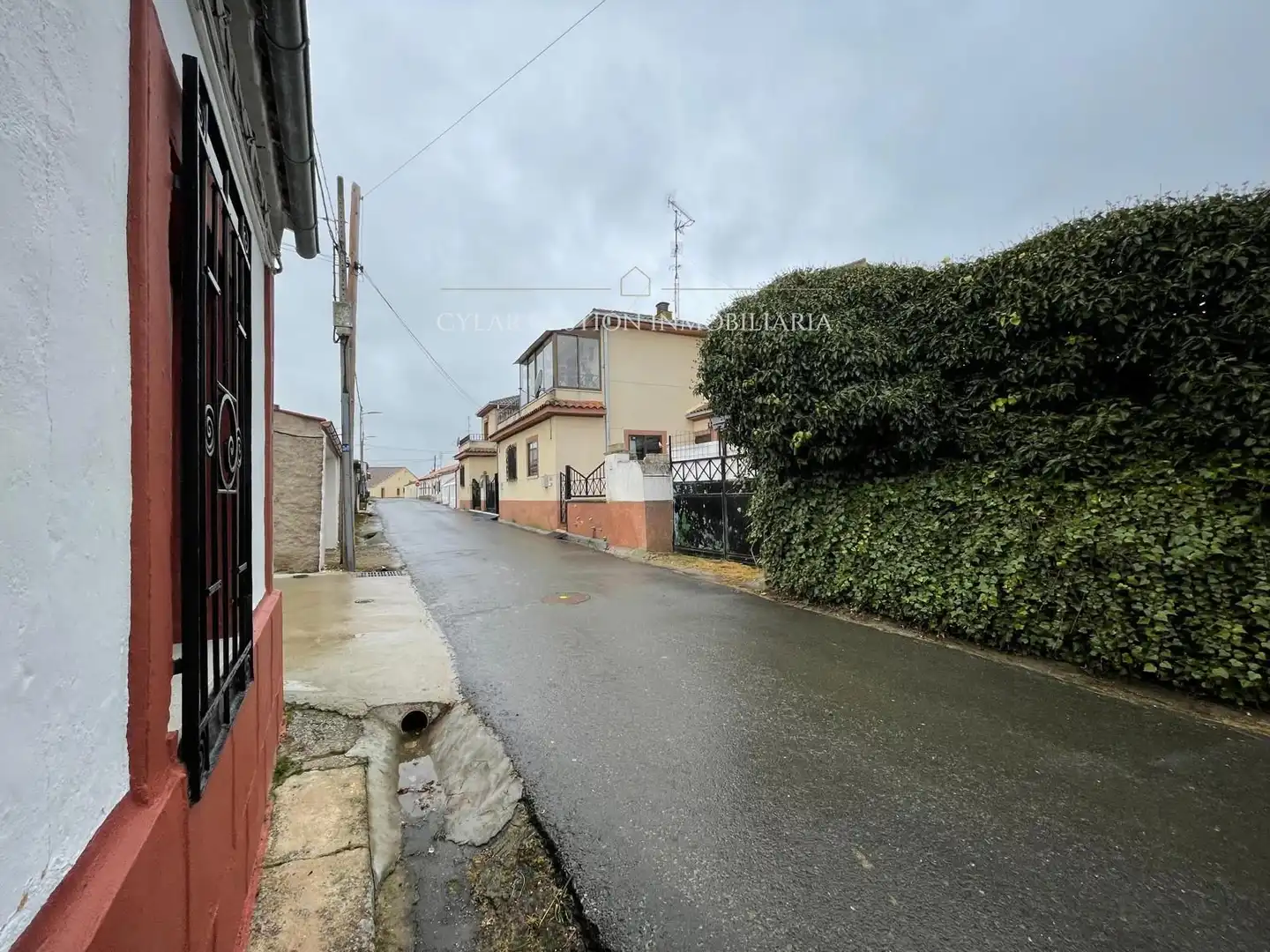Vista exterior de Casa o xalet en venda en San Pedro de Rozados amb Calefacció, Traster i Moblat