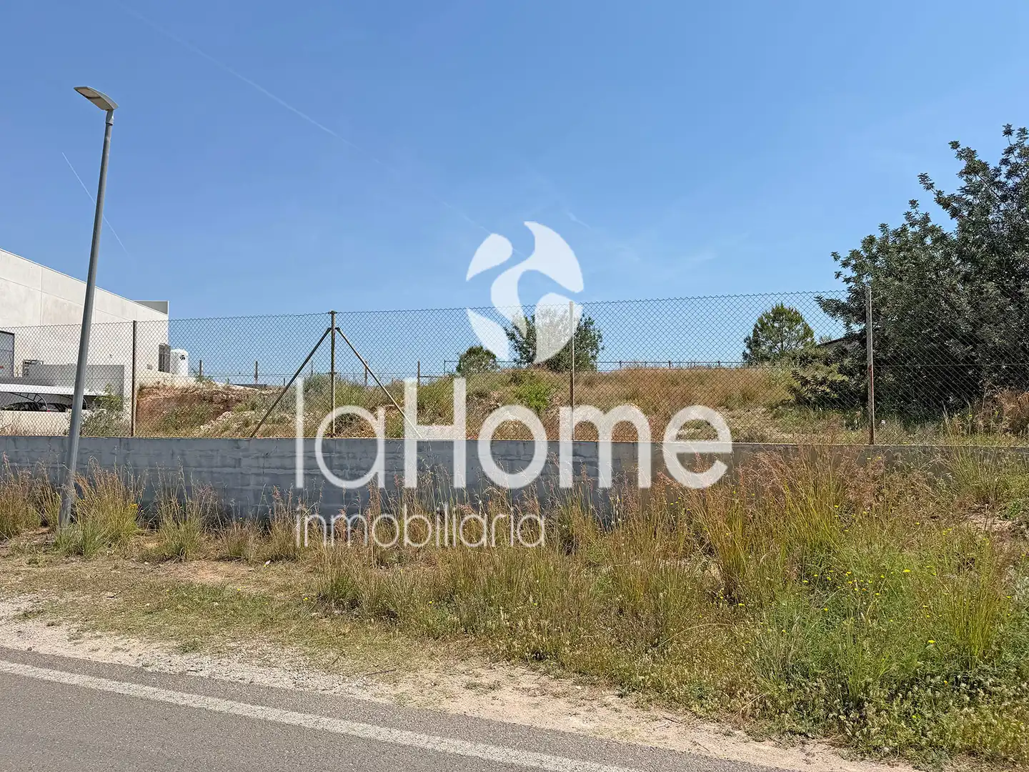Terreno industrial en venta en Moncada