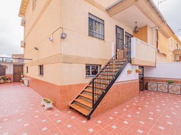 Maison jumelée avec balcon à vendre à Carretera ILLORA 35
