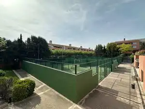 Jardí de Pis en venda en Pozuelo de Alarcón amb Traster, Alarma i Piscina comunitària