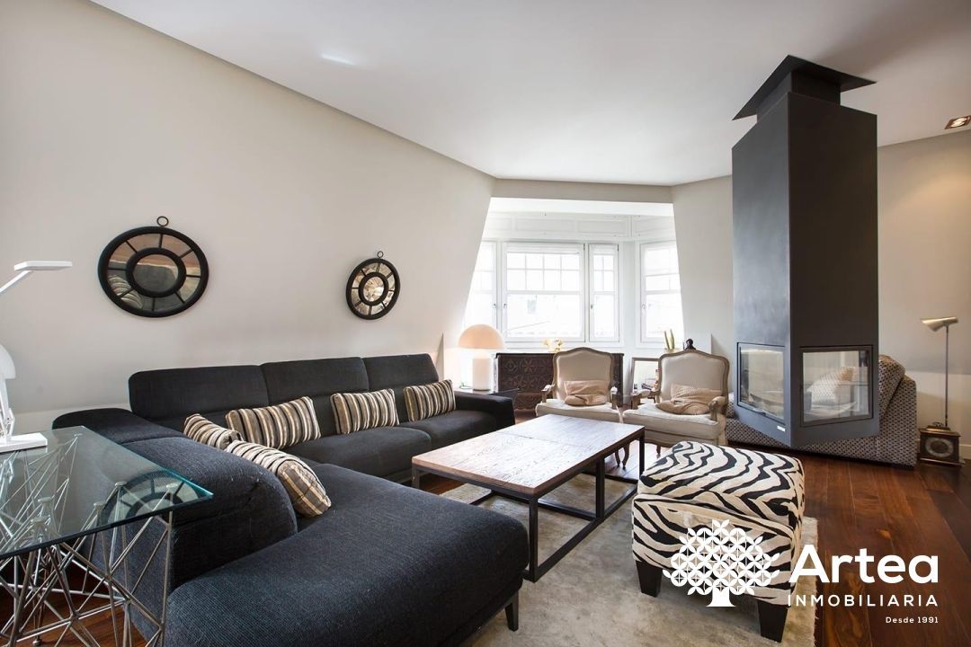 Flat for sale in Mazarredo Zumarkalea, Albia