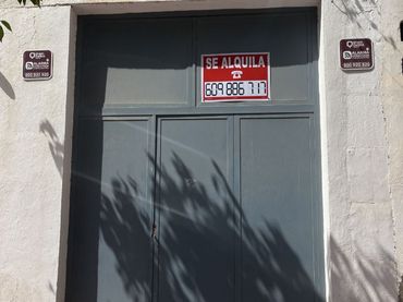 Local comercial de lloguer a Soldado Español 30