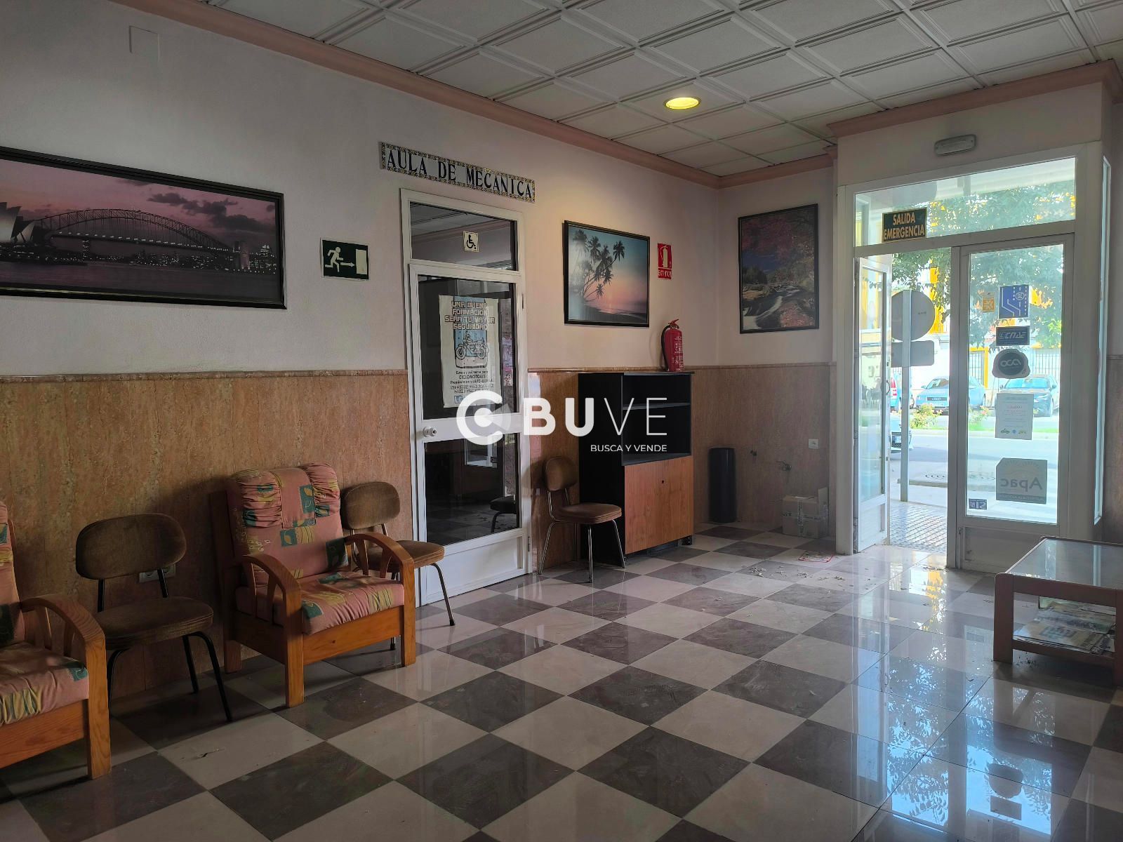 Premises for sale in Lucena  with Air Conditioner, Furnished and Internet