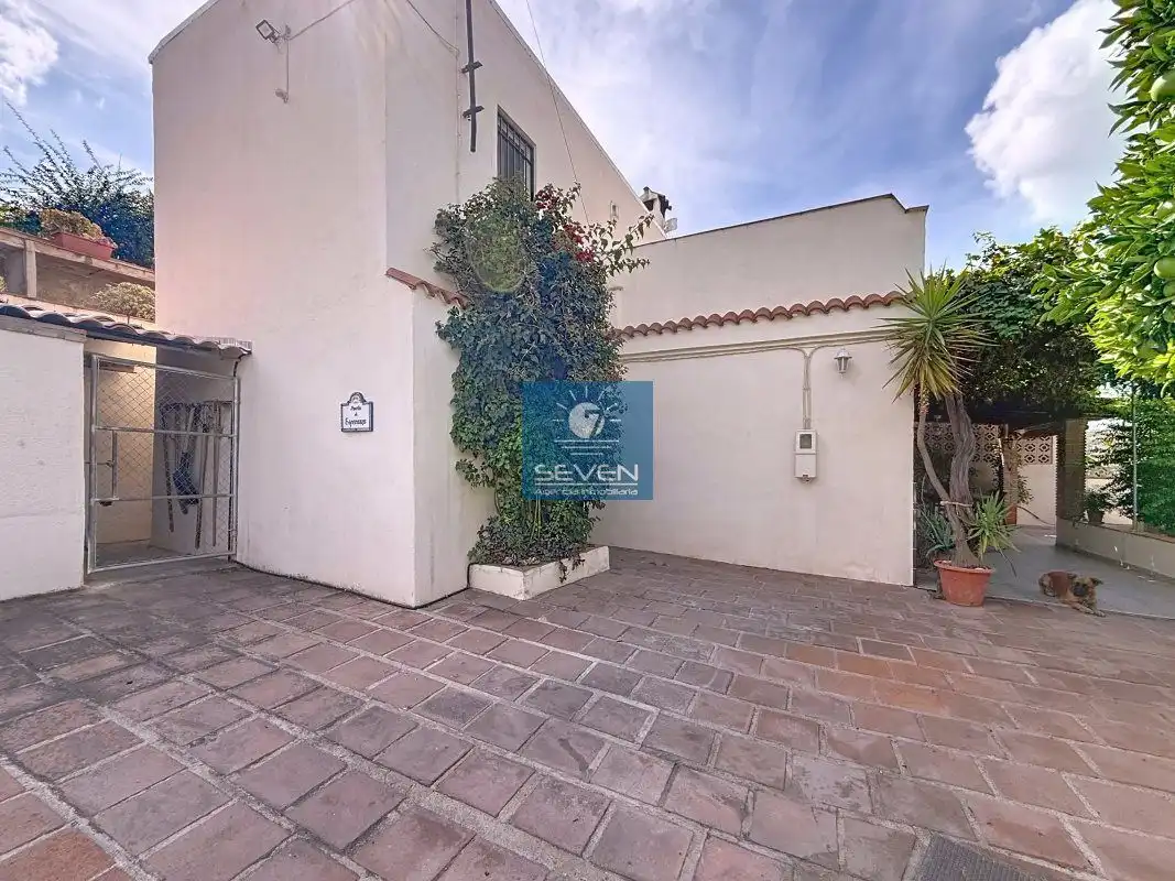 Vista exterior de Finca rústica en venta en Almuñécar con Aire acondicionado, Jardín privado y Terraza