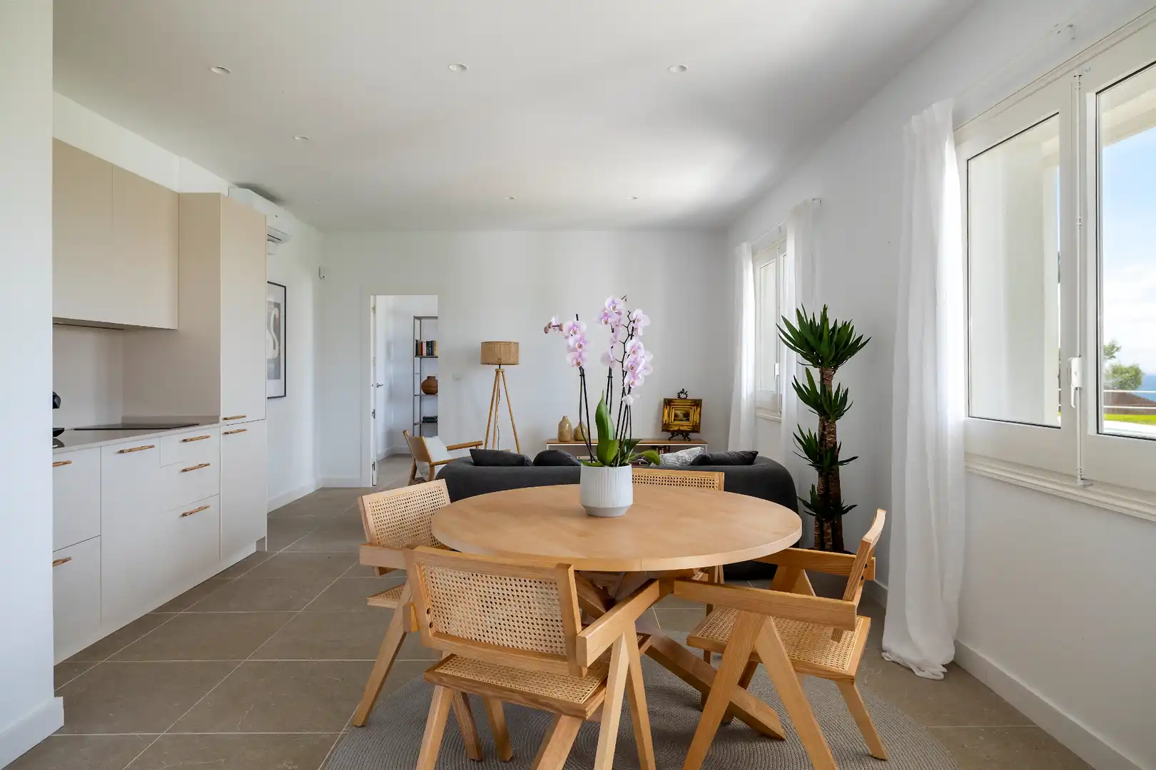 Sala d'estar de Casa o xalet en venda en Sant Cebrià de Vallalta amb Aire condicionat, Calefacció i Jardí privat