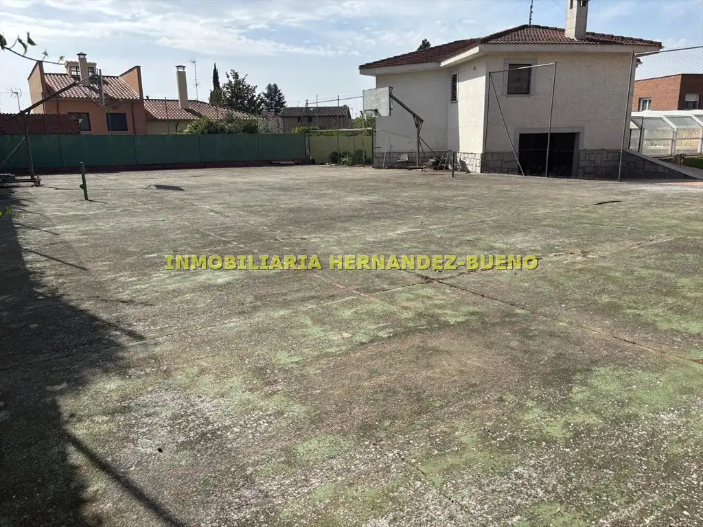 Xalet amb piscina en venda a Villamayor, imagen 9