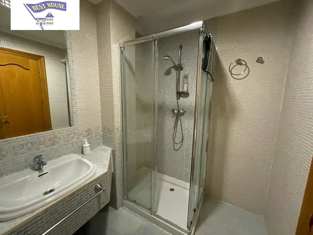 Wohnung zur Miete in Ensanche - Franciscanos