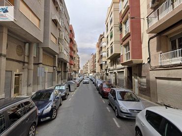 Piso con balcón en venta en Calle JOSE BERNAD AMOROS