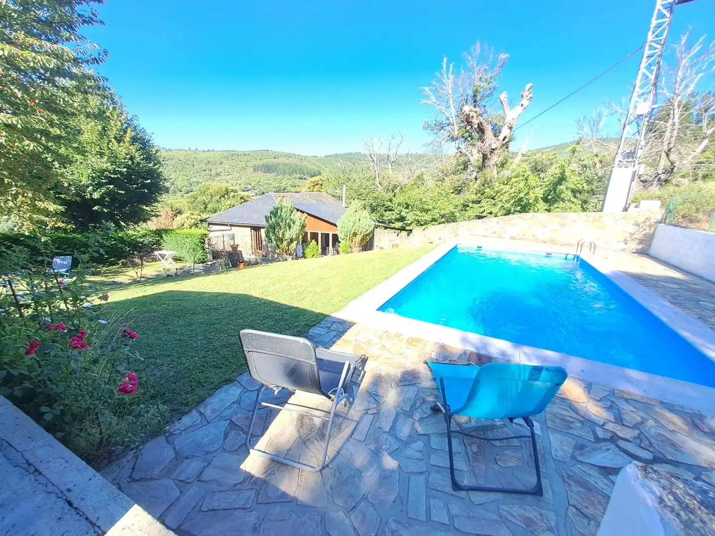 Piscina de Finca rústica en venda en Vega de Espinareda amb Calefacció, Piscina i Moblat