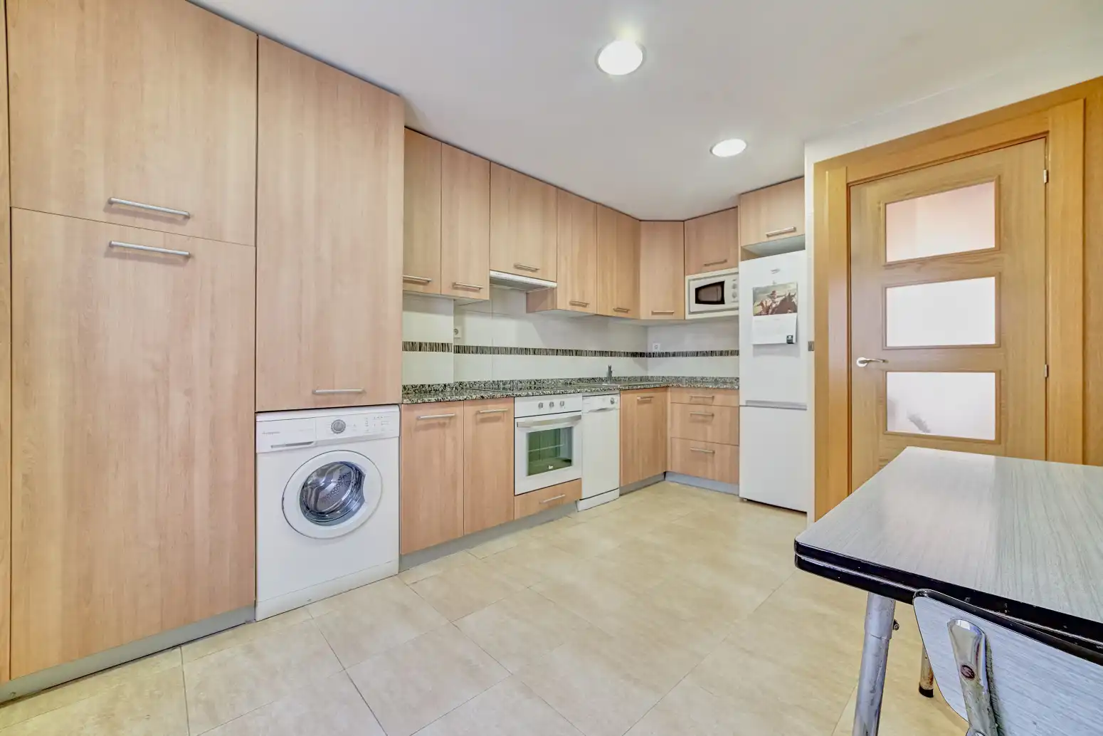 Cocina de Piso en venta en Burlada / Burlata con Calefacción, Parquet y Balcón