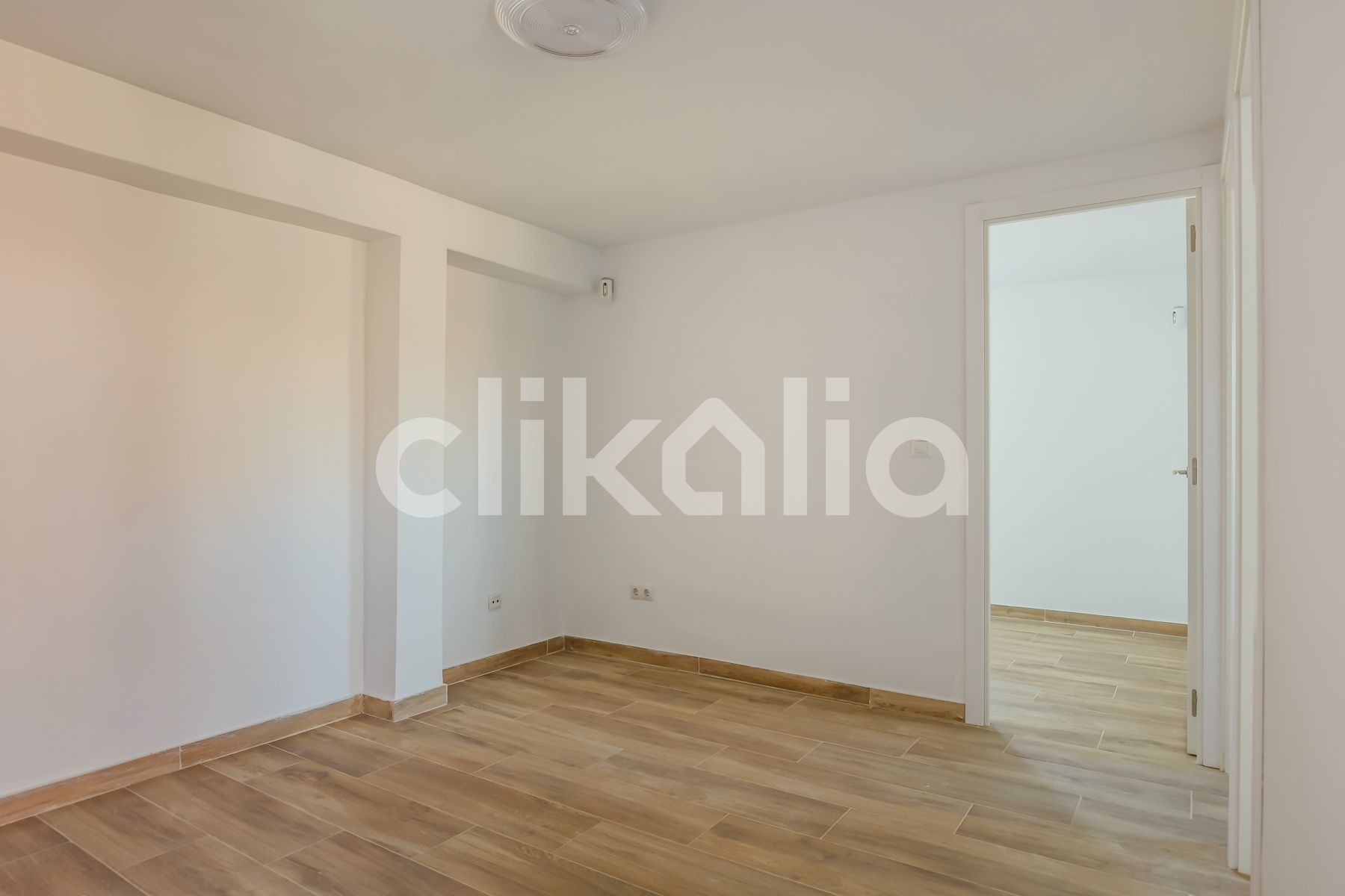 Flat to rent in  Madrid Capital  with Heating, Terrace and Storage room