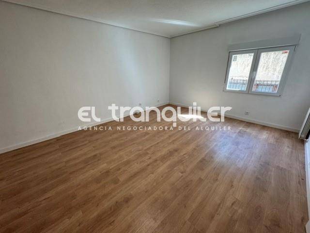 Piso en Alquiler en Calle Nuñez Morgado en Castilla