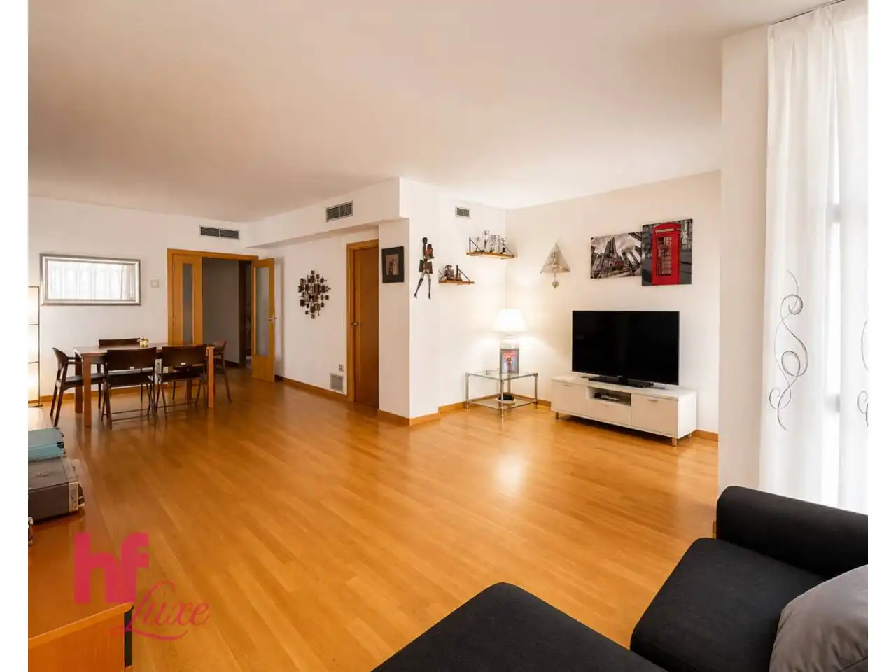 Flat with terrace for sale in Calle de Vilamarí, imagen 2