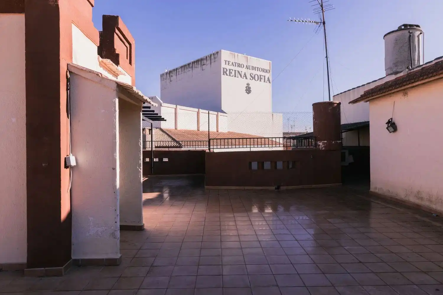 Exterior view of Houses for sale in Socuéllamos  with Air Conditioner, Terrace and Storage room