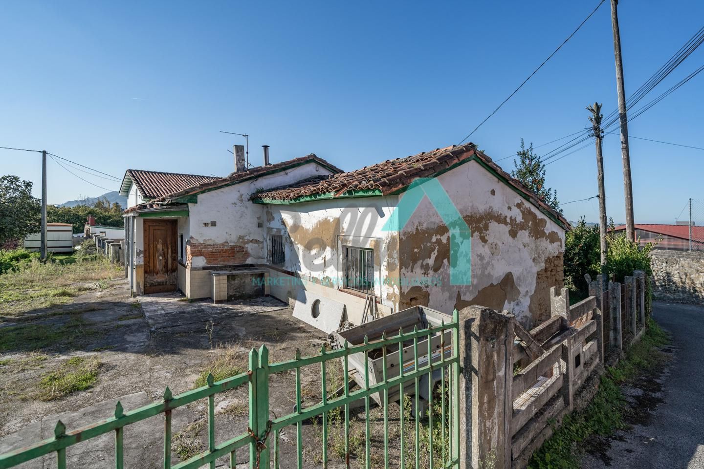 Exterior view of House or chalet for sale in Oviedo   with Private garden