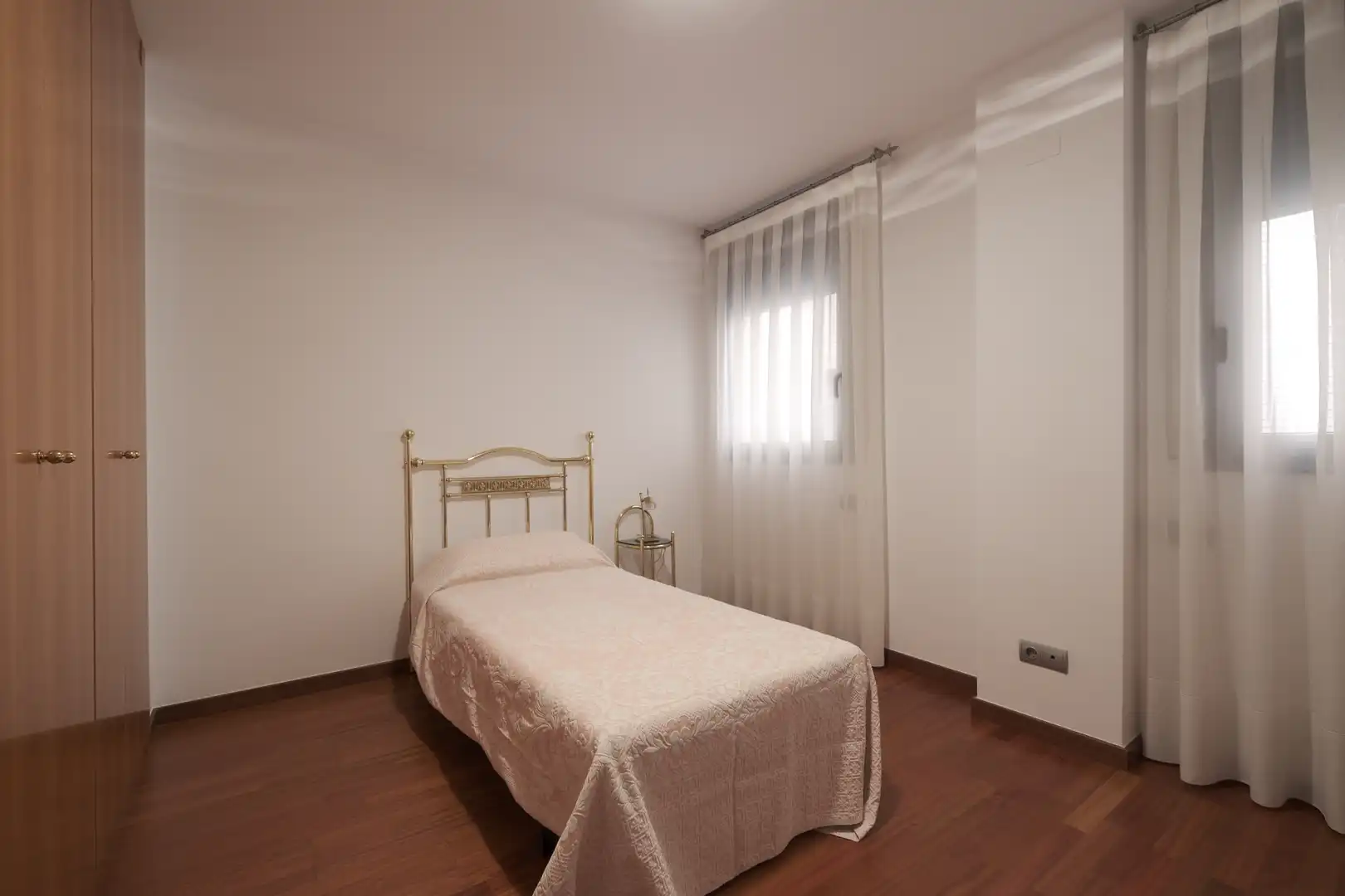Dormitori de Pis de lloguer en Lleida amb Aire condicionat, Calefacció i Terrassa