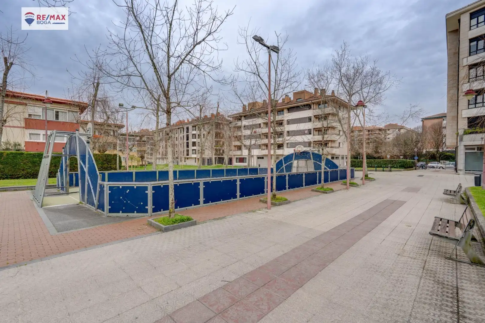 Außenansicht von Wohnung zum Verkauf in Zarautz mit Privatgarten