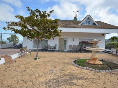 Vista exterior de Casa o xalet en venda en Gelida amb Calefacció, Jardí privat i Terrassa