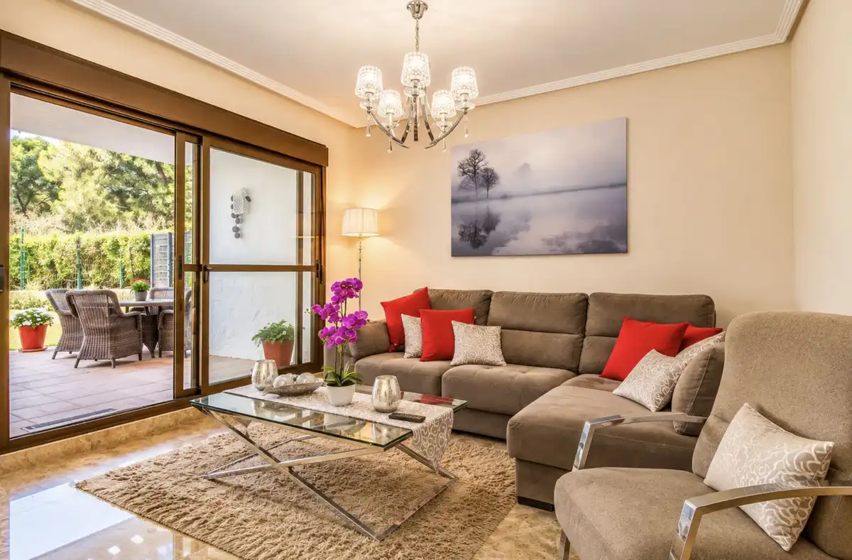 Ground floor with pool for sale in Selwo, imagen 5