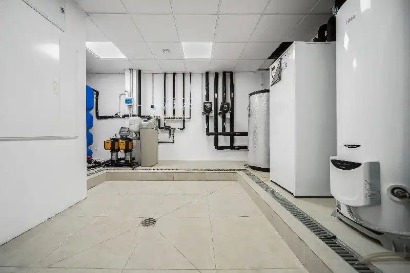 Chalet con piscina en venta en Elviria - Cabopino, imagen 16