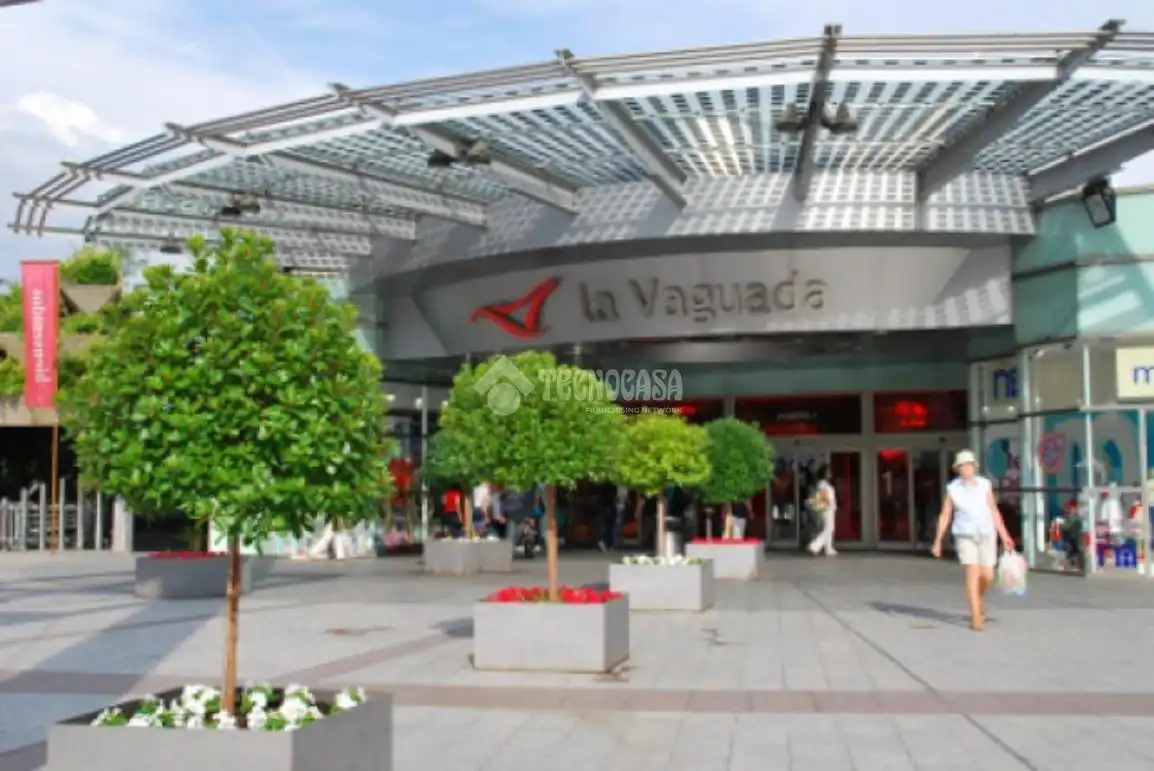 Vista exterior de Pis en venda en Madrid amb Aire condicionat i Calefacció