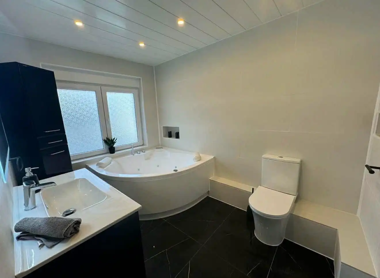Baño de Casa o chalet de alquiler en Benidorm con Aire acondicionado, Calefacción y Jardín privado