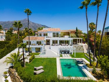 Casa con piscina en venta en Marbella Centro