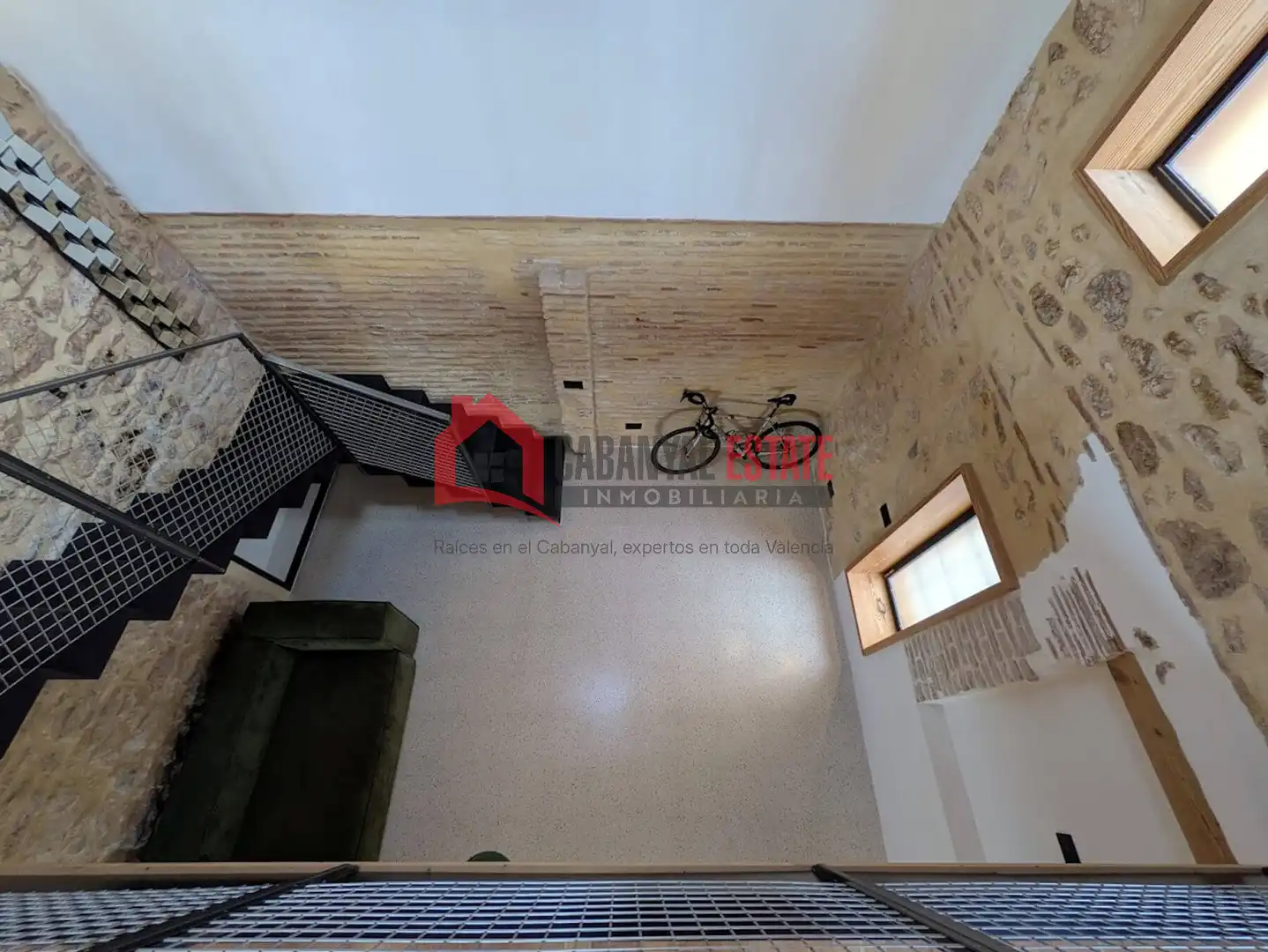 Houses for sale in Valencia  with Air Conditioner and Heating