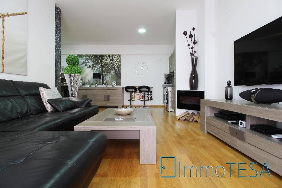 Living room of Flat for sale in Barberà del Vallès  with Air Conditioner and Parquet flooring