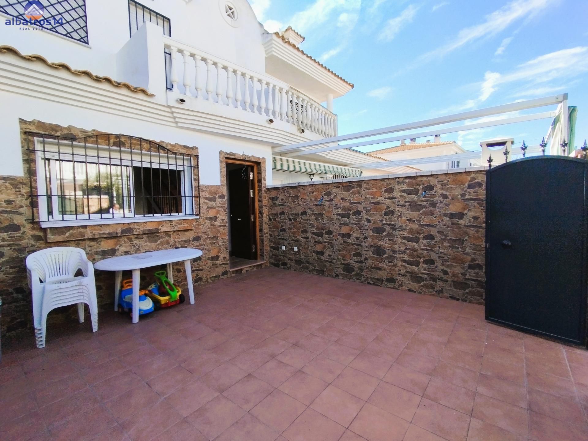 Jardí de Casa adosada en venda en El Portil amb Aire condicionat, Calefacció i Jardí privat