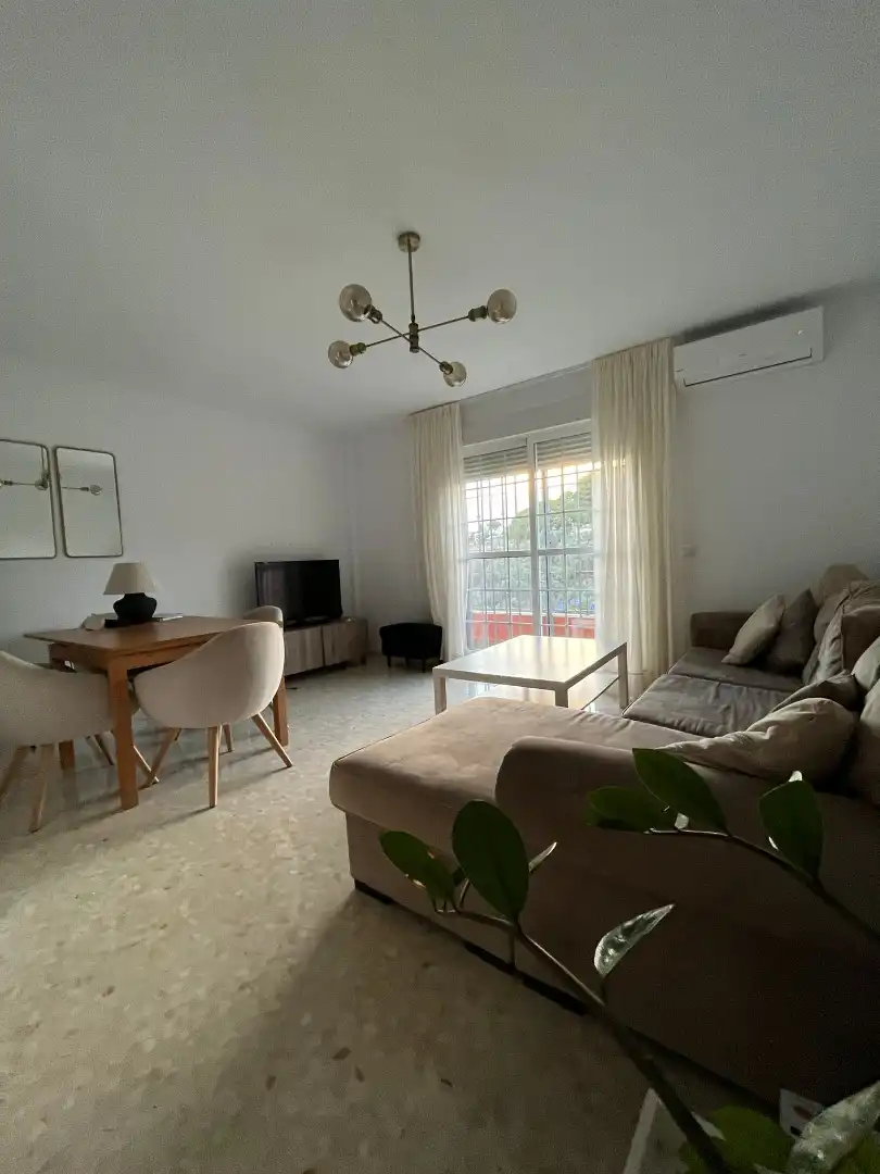 Sala d'estar de Casa adosada en venda en Vélez-Málaga amb Terrassa i Moblat