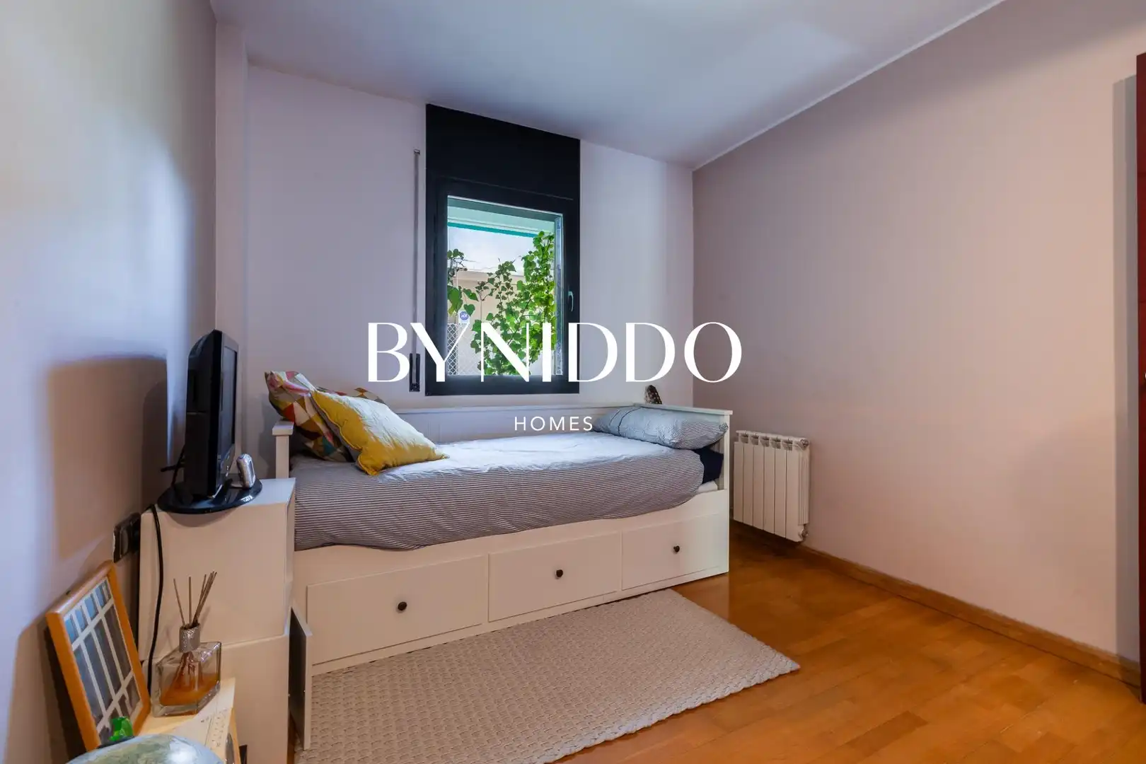 Dormitori de Casa o xalet en venda en Sant Cugat del Vallès amb Calefacció, Jardí privat i Parquet