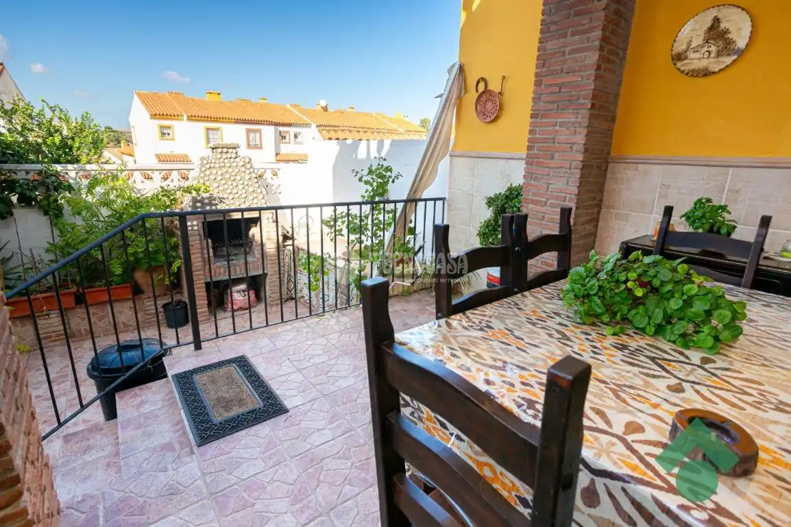 Terrassa de Casa adosada en venda en San Bernabé