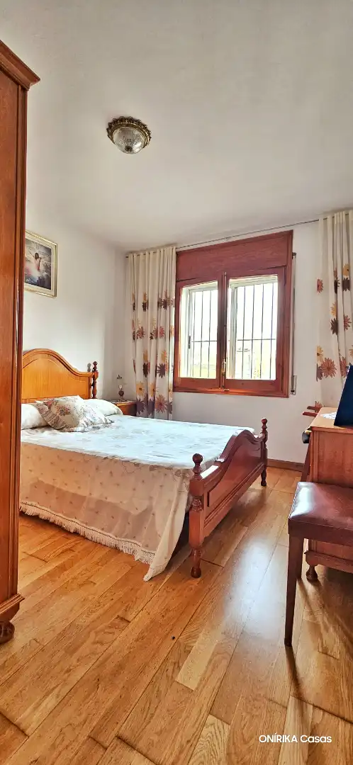 Dormitori de Casa o xalet en venda en Triacastela amb Calefacció, Jardí privat i Parquet