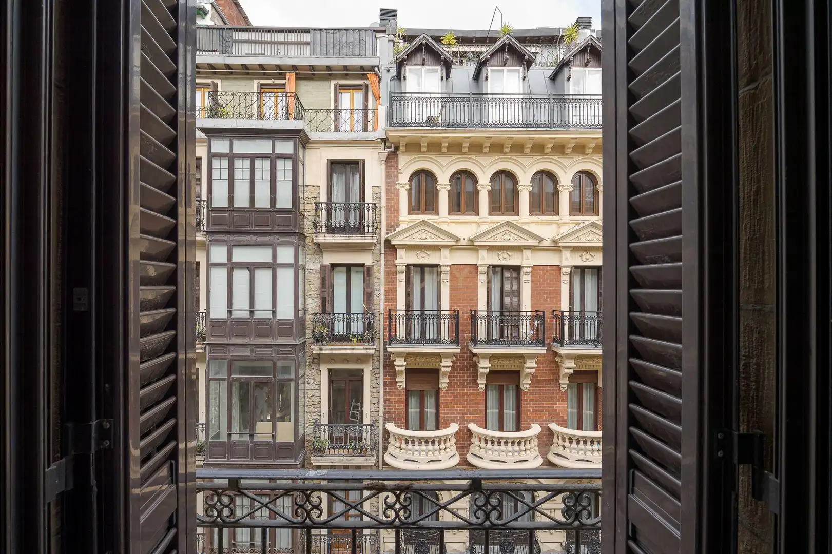 Vista exterior de Apartament en venda en Donostia - San Sebastián  amb Forn, Rentadora i Microones