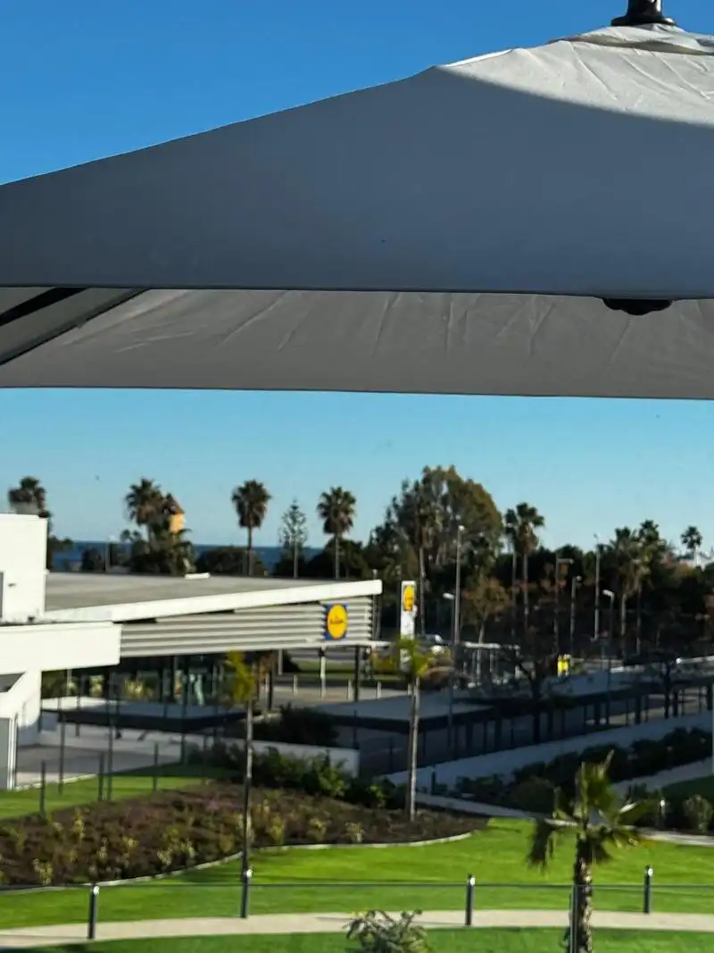 Vista exterior de Apartament de lloguer en Estepona amb Aire condicionat, Calefacció i Terrassa
