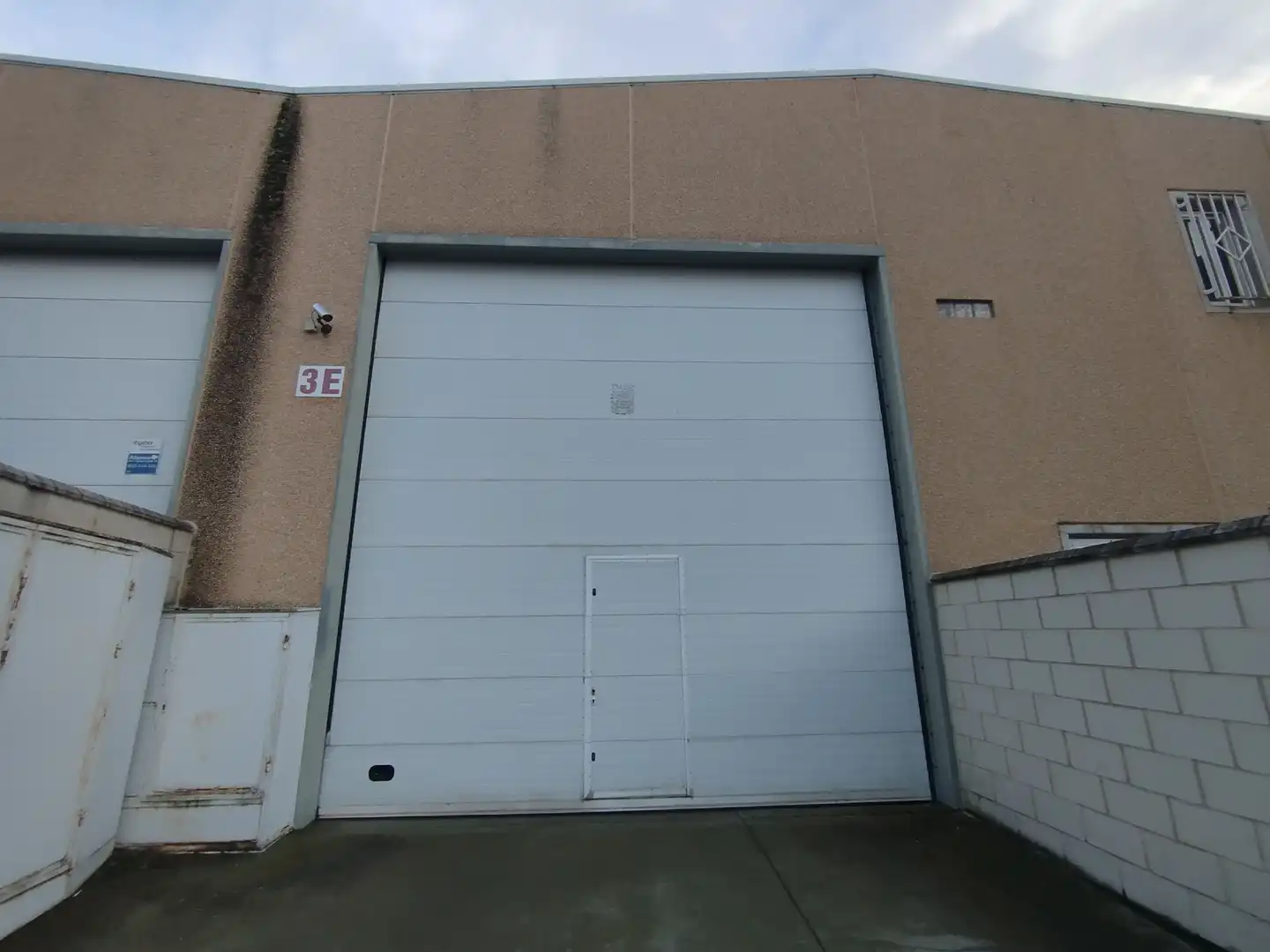 Parking de Nave industrial en venta en Laguna de Duero