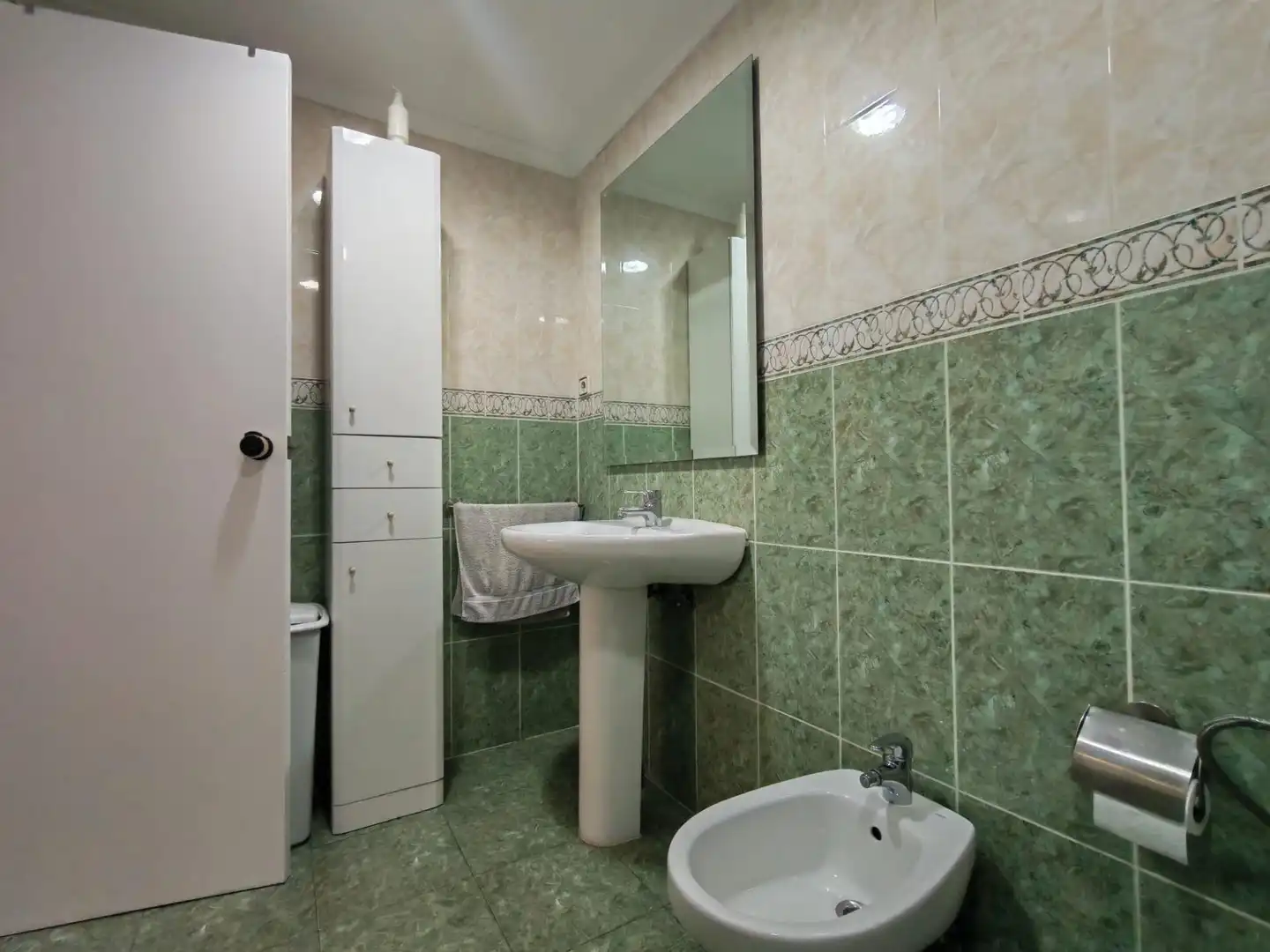Bathroom of Flat for sale in Xirivella  with Air Conditioner, Terrace and Balcony