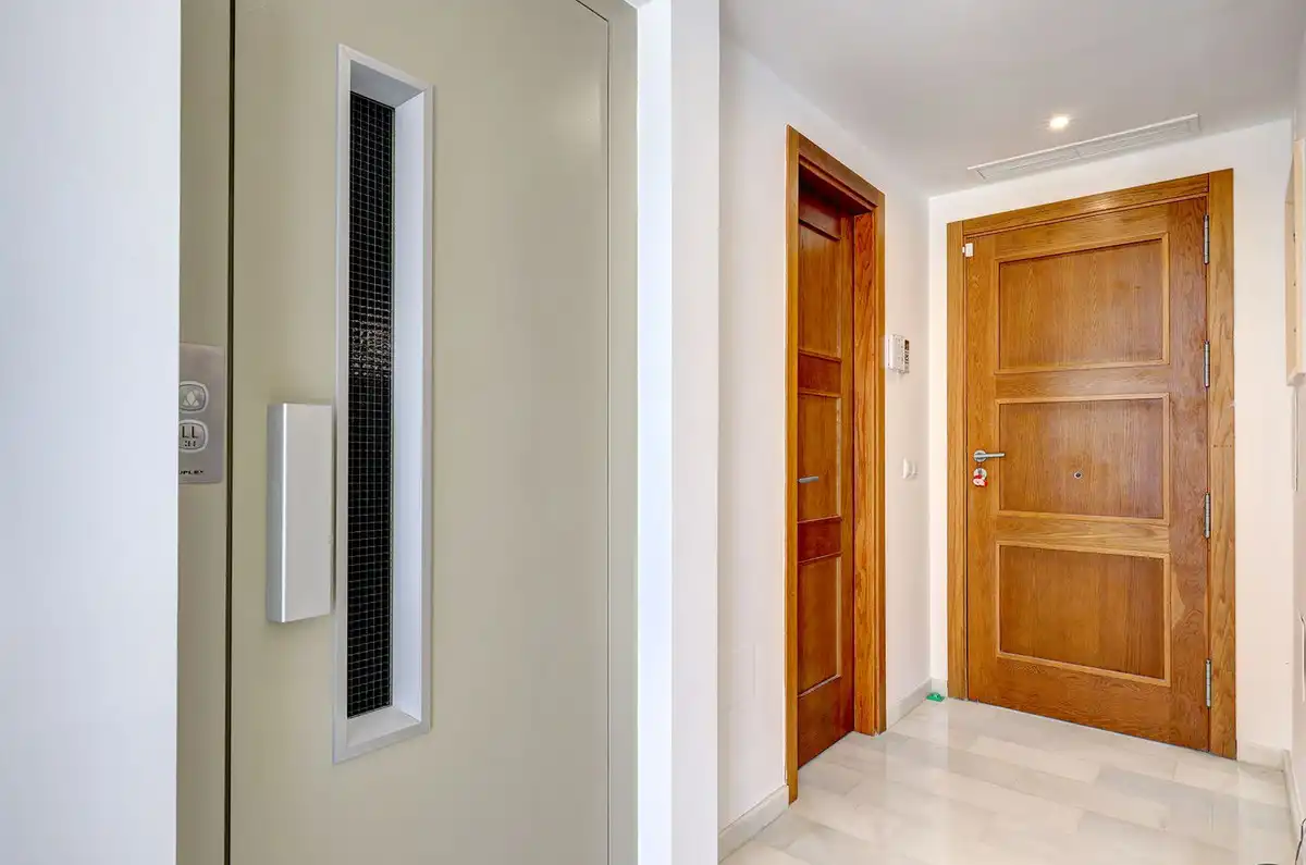 Reihenhaus mit Pool zum Verkauf in Estepona,Centro,Avenida Juan Carlos I, imagen 25