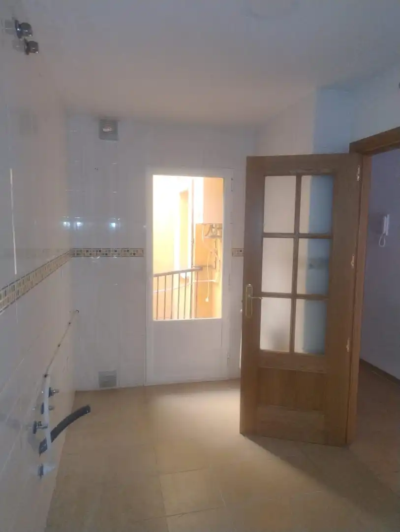 Piso en venta en Pozuelo de Calatrava con Calefacción y Balcón