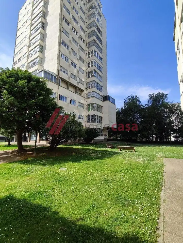 Vista exterior de Pis de lloguer en Ferrol amb Calefacció