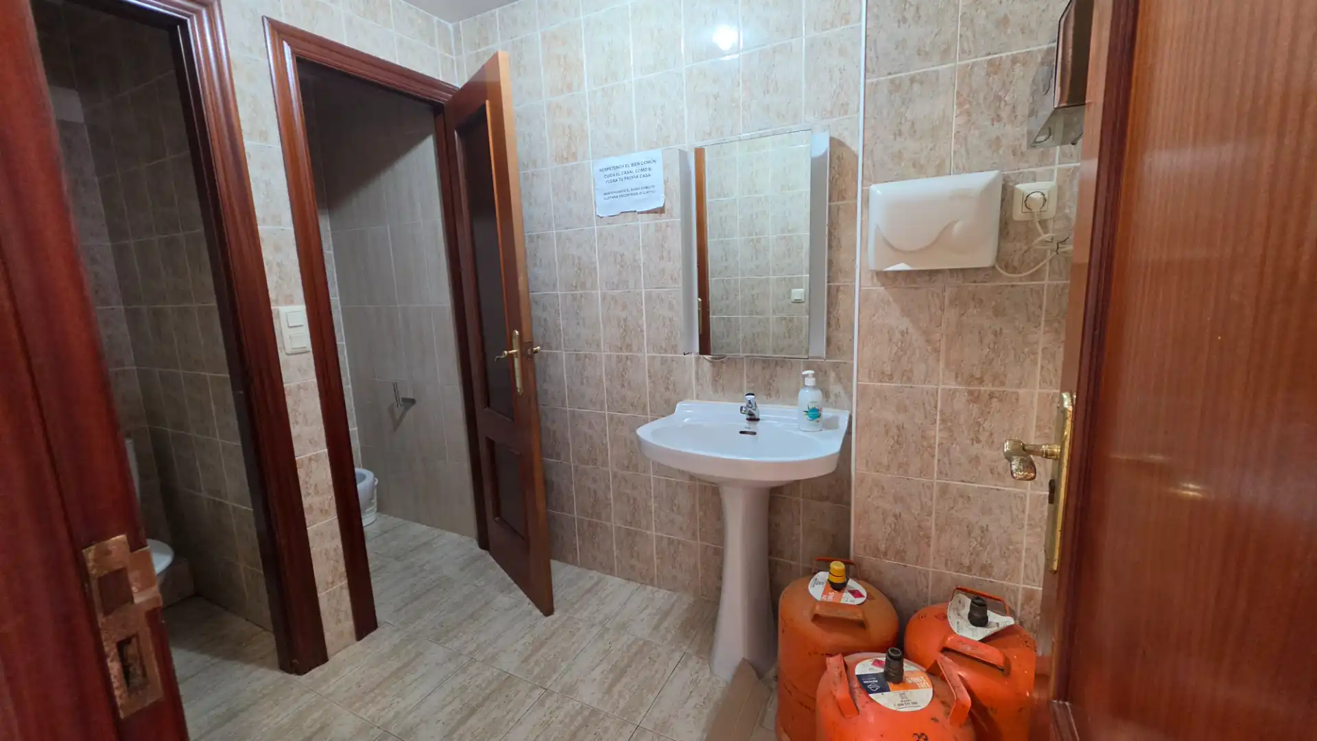 Local comercial en venda a Carrer de Peris Brell 48, imagen 9