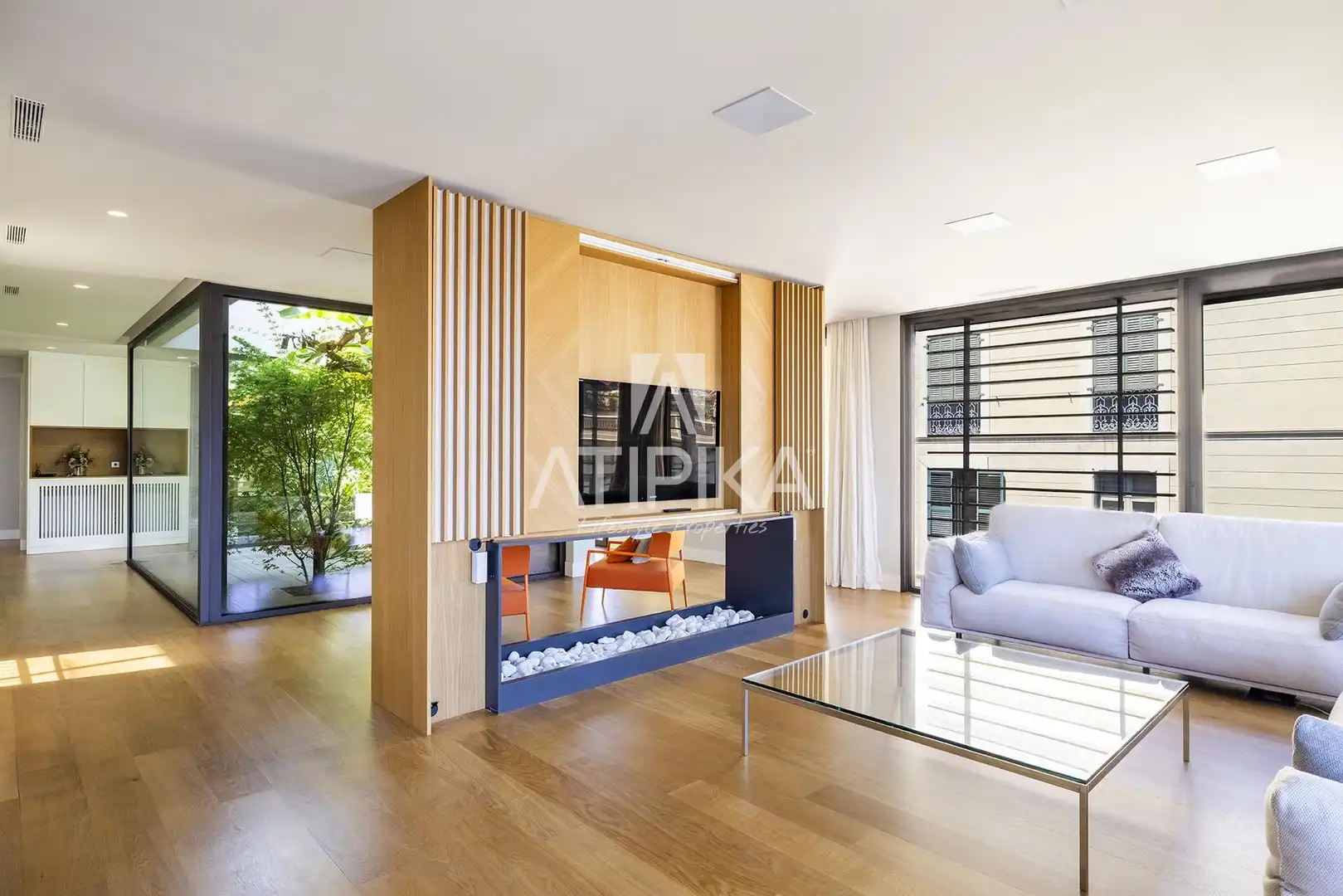 Wohnzimmer von Dachboden zur Miete in Barcelona mit Klimaanlage, Terrasse und Ofen