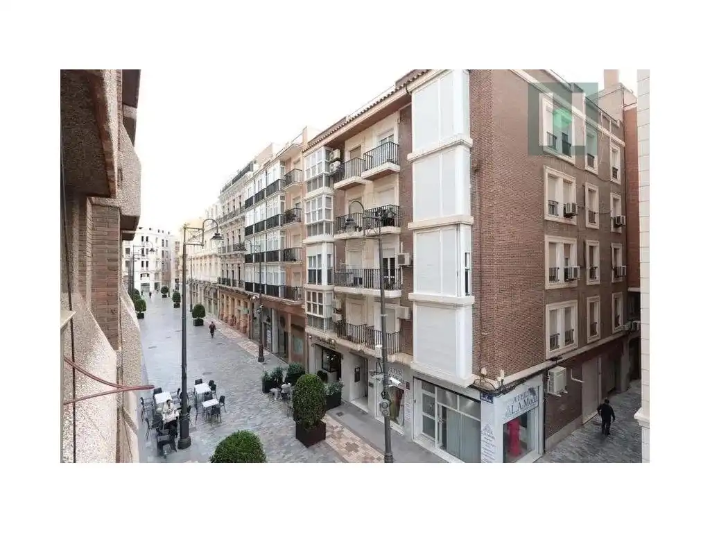 Piso en venta en Plaza Castellini, Casco Antiguo